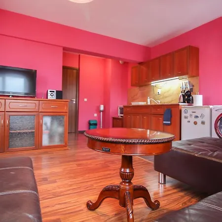 Pink'o Pink ✤ Convenient One-bedroom Апартамент