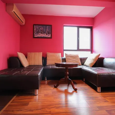 Pink'o Pink ✤ Convenient One-bedroom * Пловдив