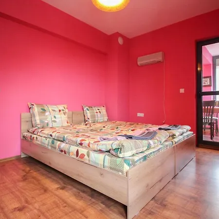 Pink'o Pink ✤ Convenient One-bedroom Апартамент *